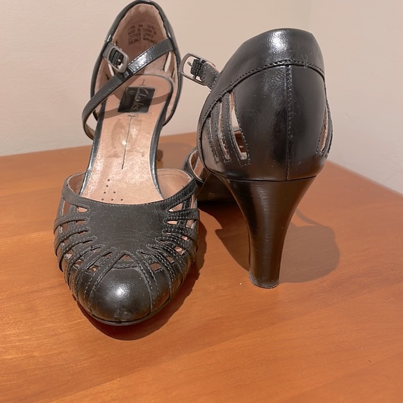 Clarks Black Heels - Picture 3 of 4